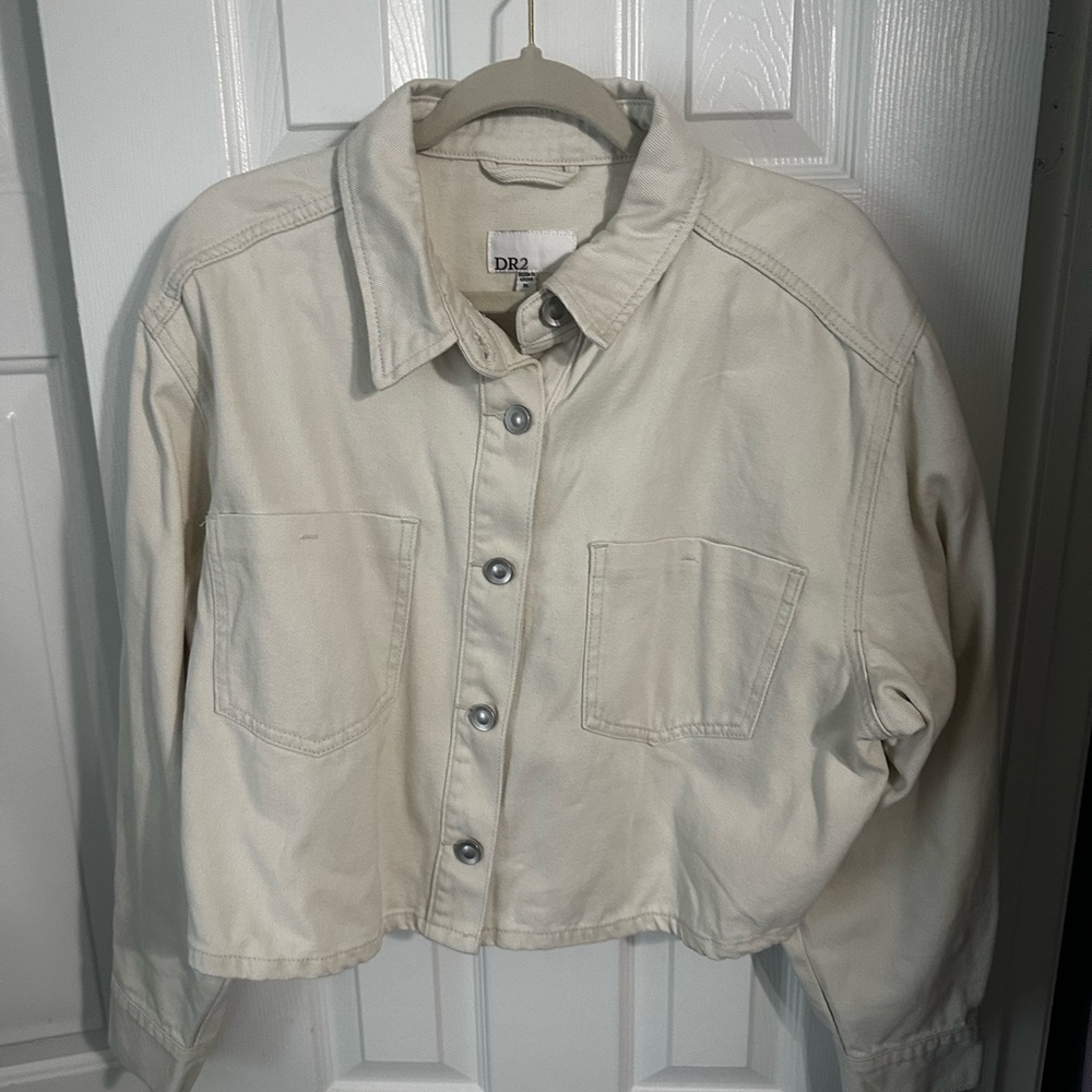 DR2 Cream Cropped Jean Jacket with Collared Neckline